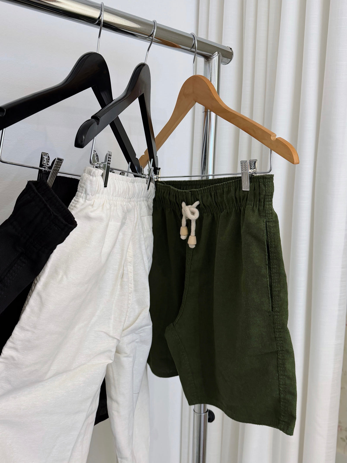 ERMOS ® Linen Shorts (Moss Green)