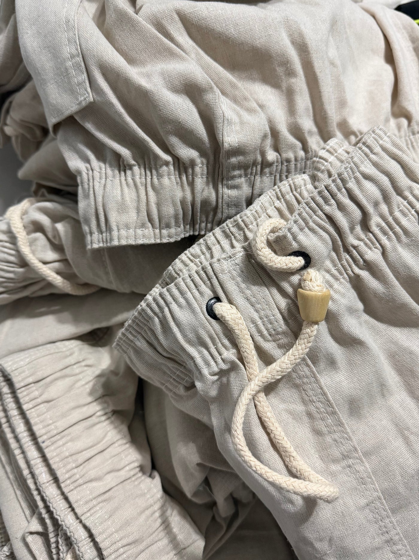 ERMOS ® Linen Shorts (Sand Tone)